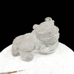 Rzeźba Smoka z Kulą Ziemską Kryształ Górski 73x54x39 mm